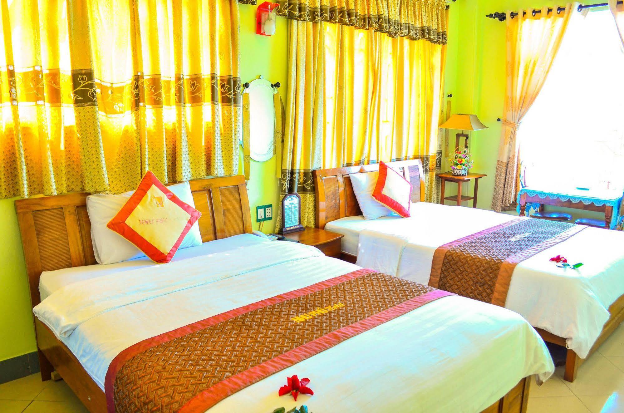 Nhu Phu Hotel Хюэ Экстерьер фото